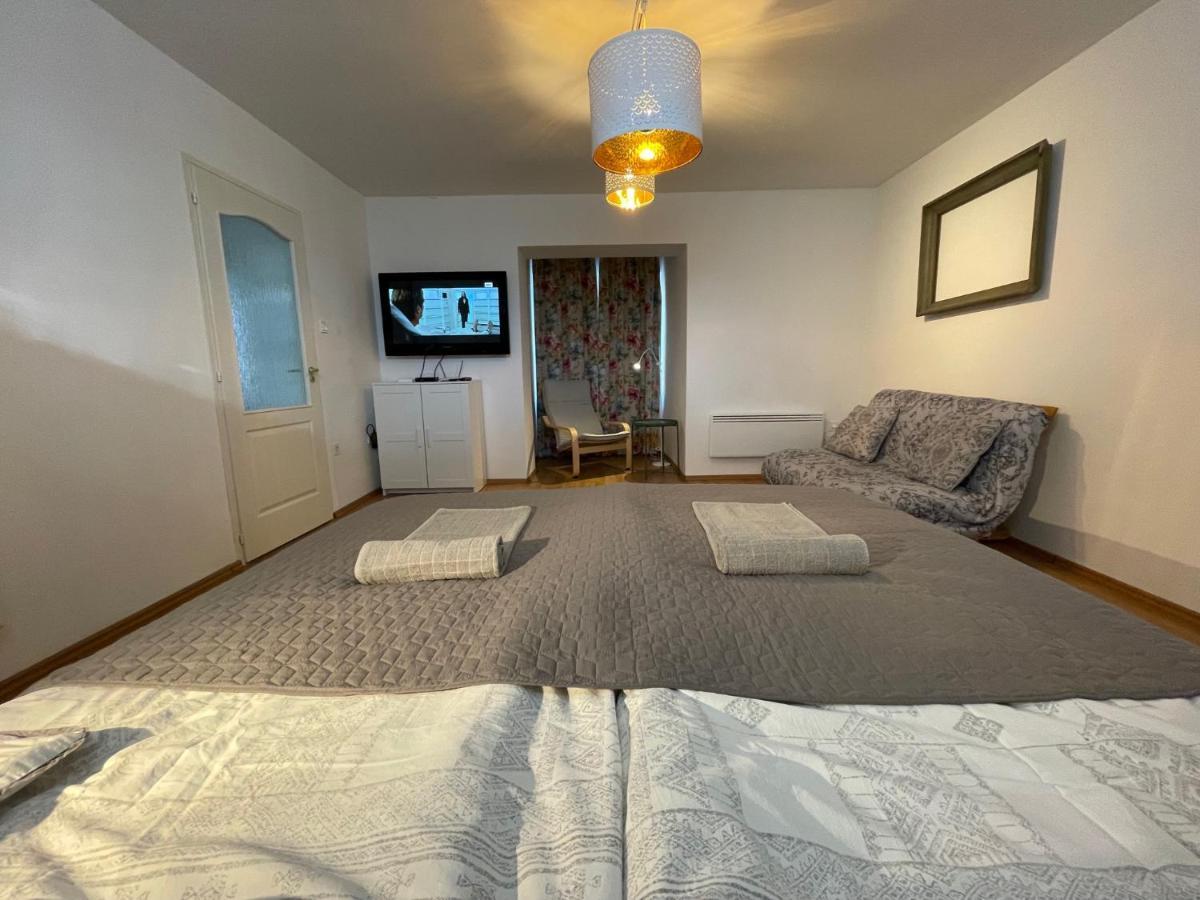 Corte Apartman Pápa Exterior foto
